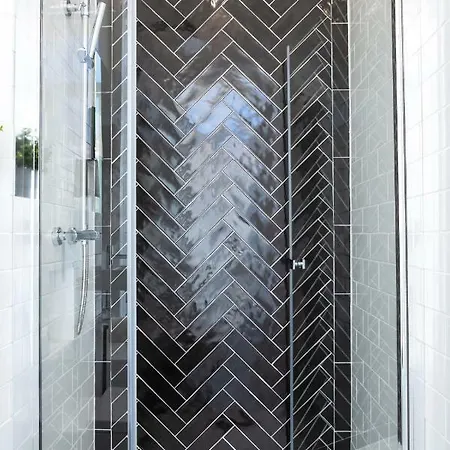 Alameda Exclusive House