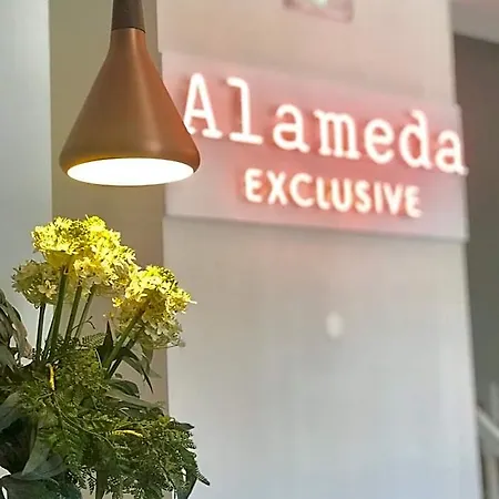 Alameda Exclusive House 3* פארו