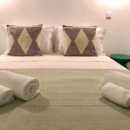 מלון Alameda Exclusive House 3*