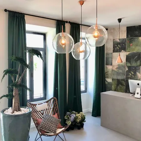 מלון Alameda Exclusive House 3*