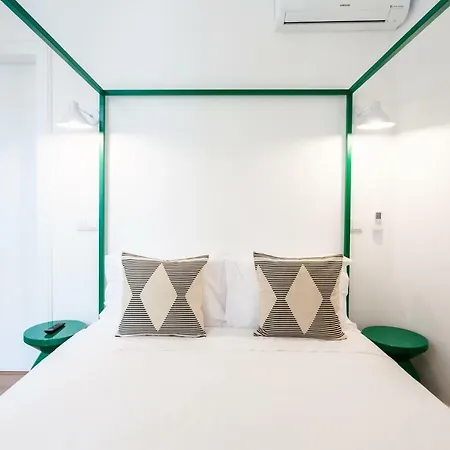 Alameda Exclusive House מלון